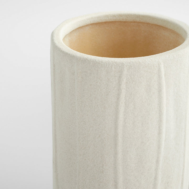 Cyan 11466 Vases & Planters - White